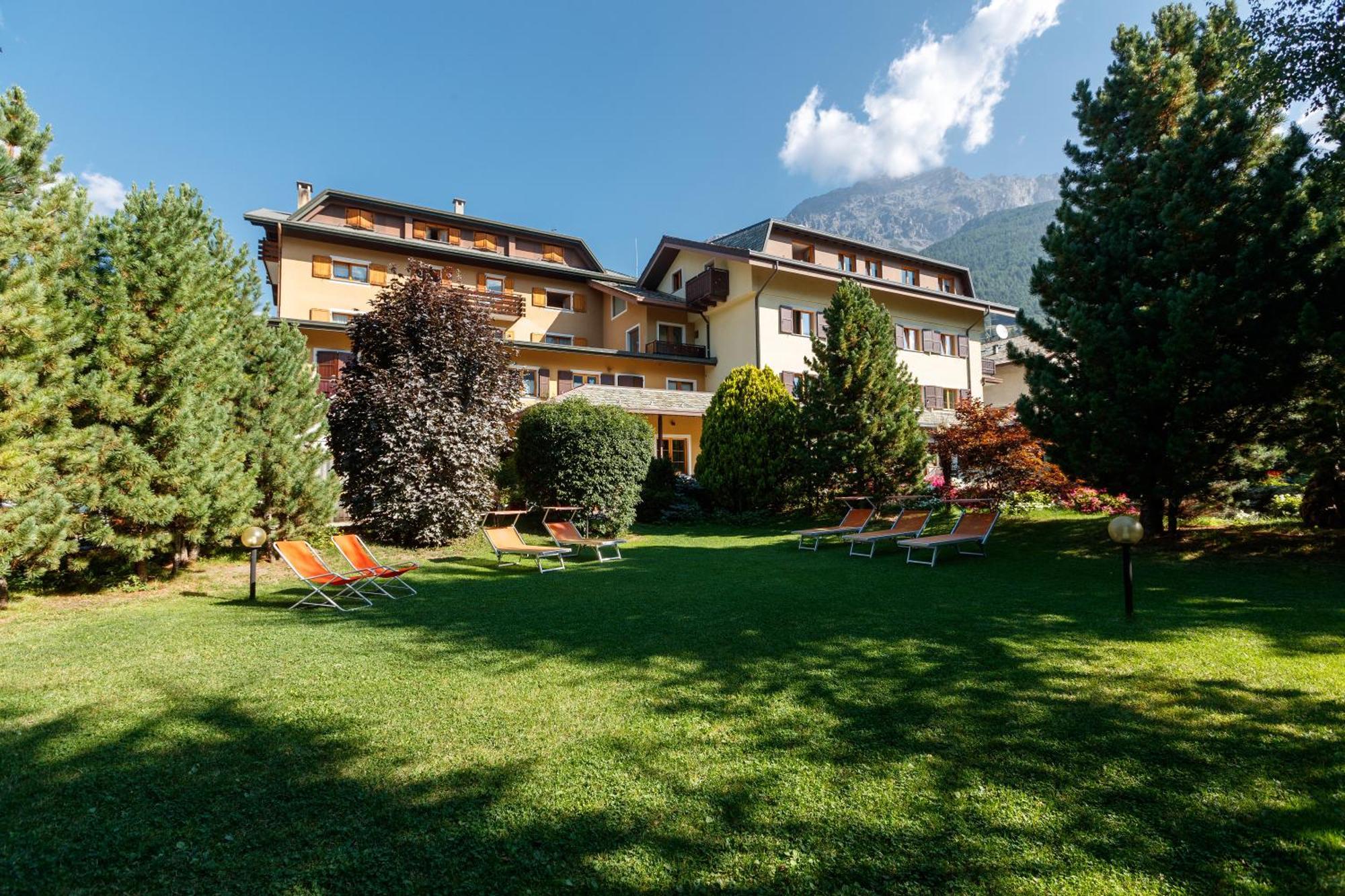 Sci Sport Rooms & Suites Bormio Exteriör bild